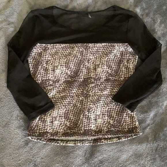 Lightly worn - Picture 2 of 3